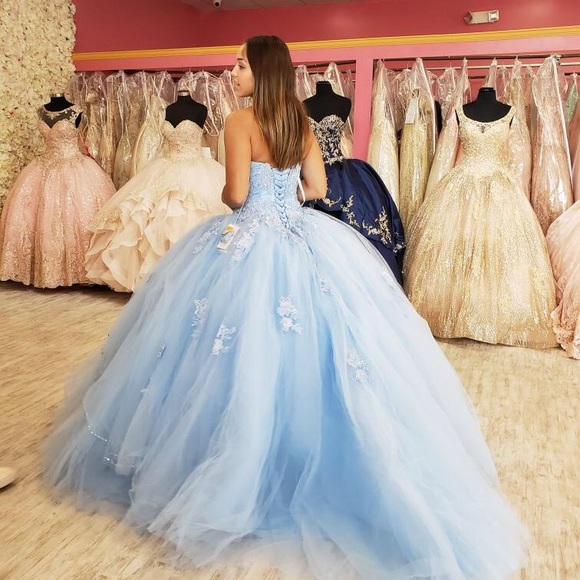 Prom gown - Picture 2 of 2